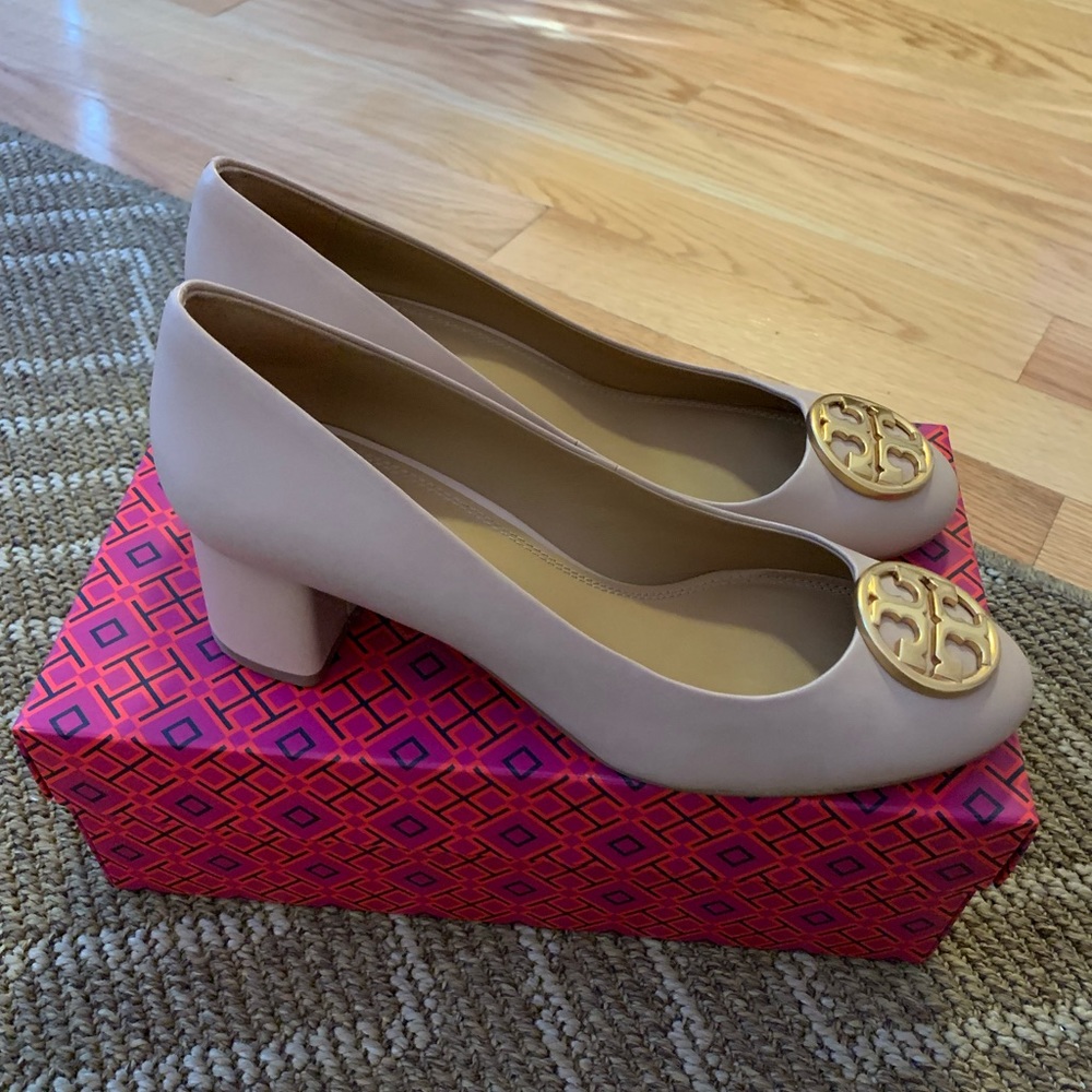 Tory Burch Chelsea Pump